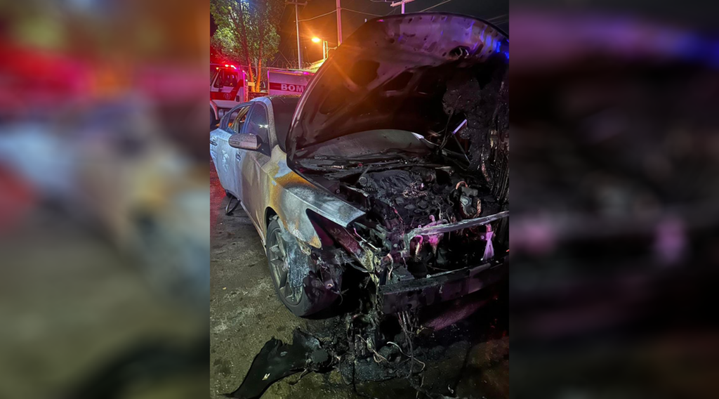 Incendian vehículo a las afueras de maquiladora en Parral; víctima denuncia en redes que fue por envidia