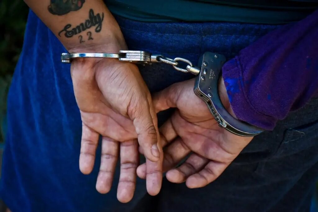 EE. UU. detiene a cabecilla de la MS-13 buscado por cinco asesinatos en El Salvador