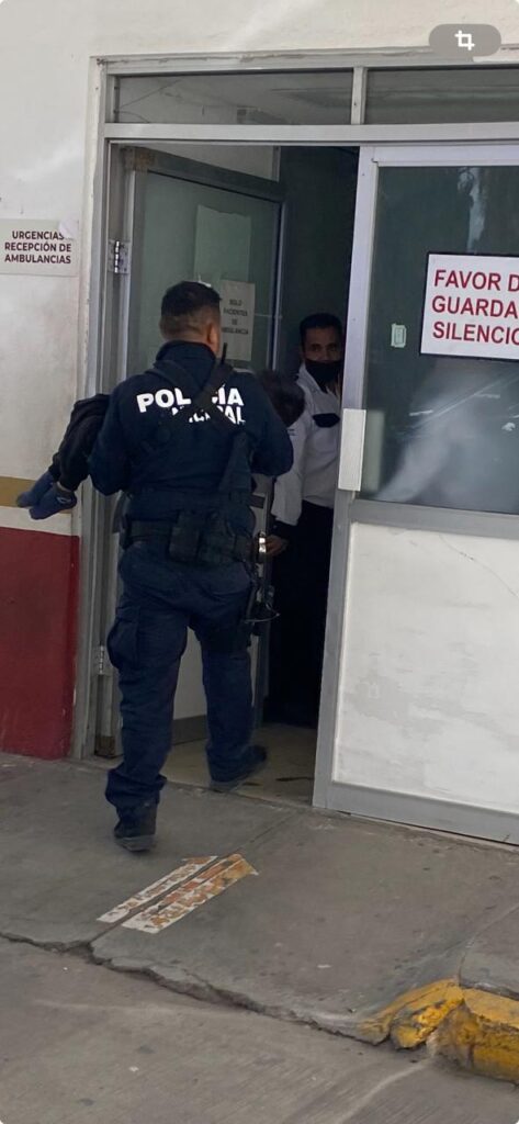 Estatales llevan al hospital a niño inconsciente