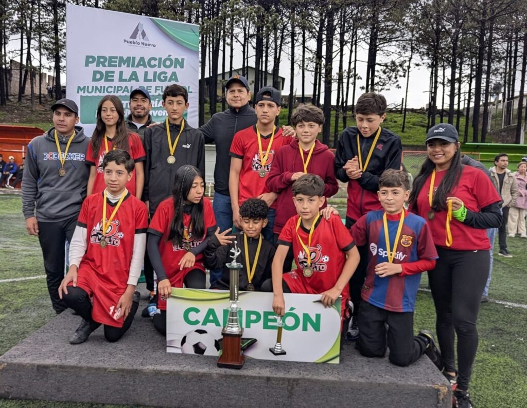 Entregan trofeos a campeones del futbol infantil 2025
