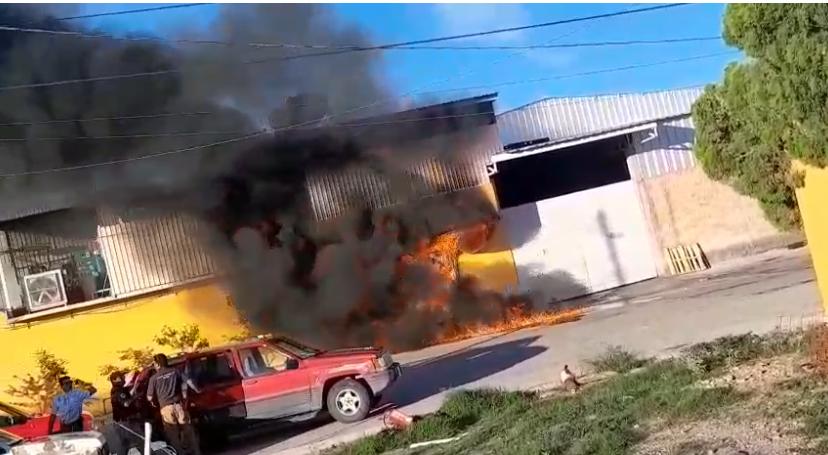 Incendio de la tienda más grande de Rodeo (videos)