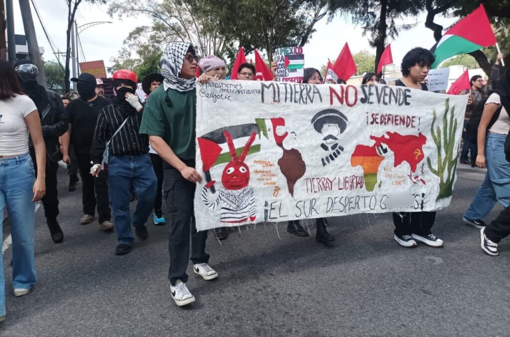 Nuevamente miles de vecinos marchan en el sur de CDMX contra la gentrificación y el alza en rentas