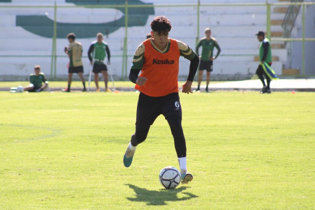 Brian llega para reforzar el ataque de Alacranes de Durango.