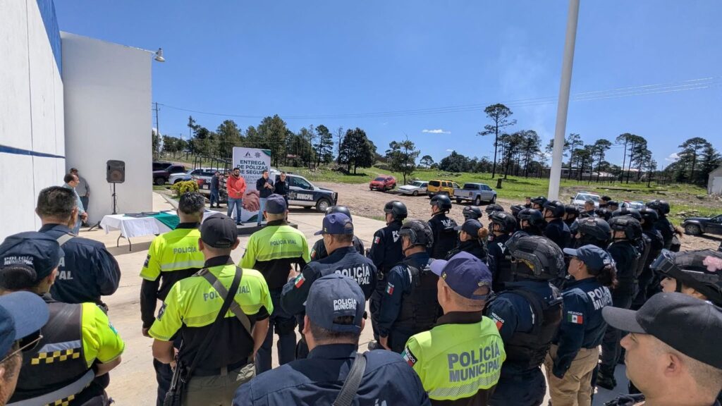 Otorgan seguros de vida a policías municipales en Pueblo Nuevo