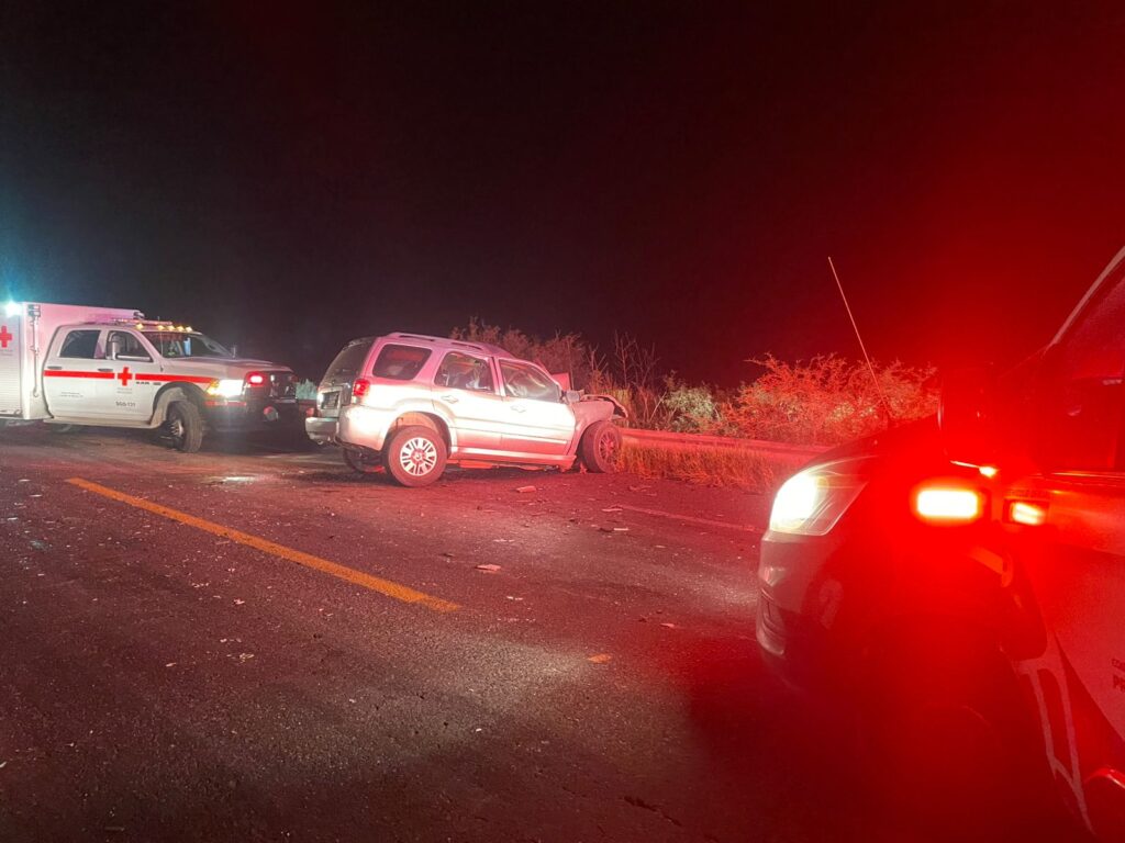 Muere al chocar y quedar prensado en su camioneta