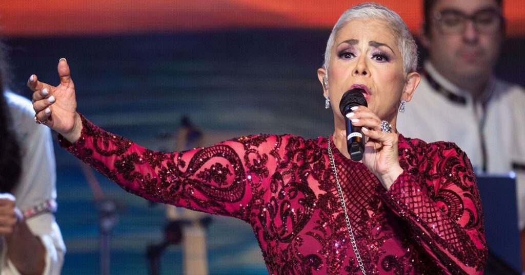Eugenia León es hospitalizada de emergencia