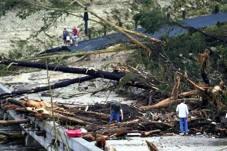 Buscan en albergues a mexicanos afectados por inundaciones en Texas