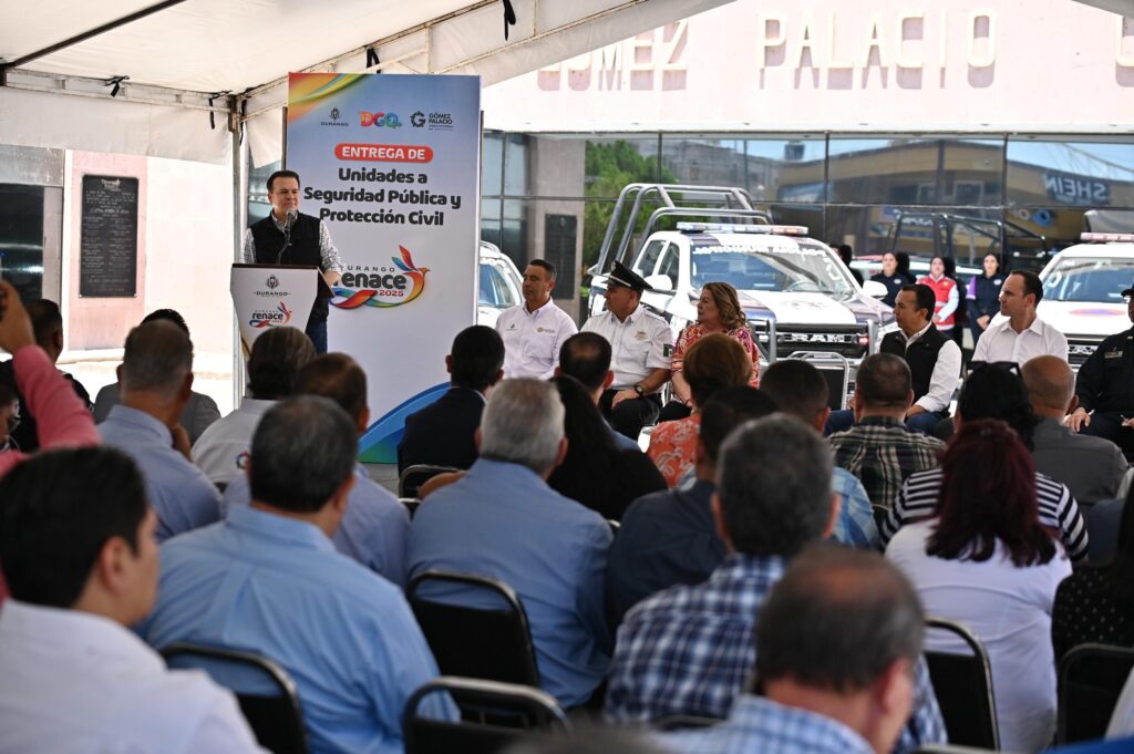 Elementos de seguridad reconocen a Esteban por fortalecer su labor con nuevas patrullas en Gómez Palacio