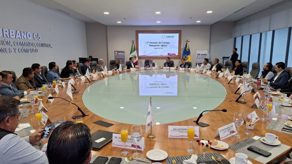 SETRAN presenta a transportistas avances en movilidad