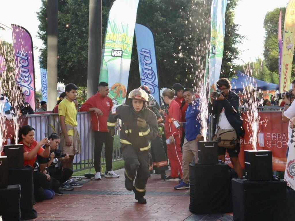 1,750 participantes conquistan  la 10ª Carrera Vertical de Protección Civil y Bomberos Zapopan