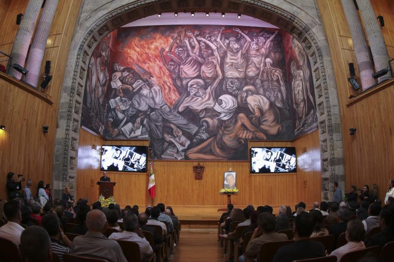 Rinden homenaje a Carlos Ramírez Powell, referente de la radio universitaria en México