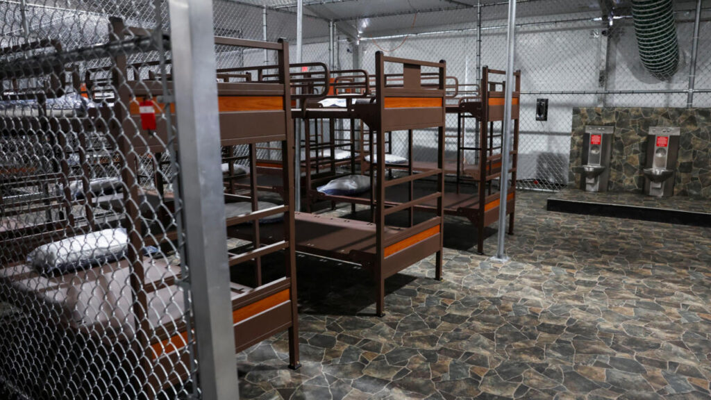 Alligator Alcatraz acumula 600 migrantes deportados y dos demandas en su primer mes