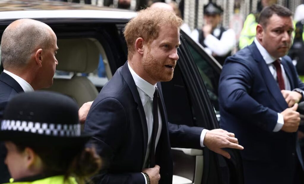 Príncipe Harry regresará a Reino Unido en aniversario luctuoso de su abuela Isabel II