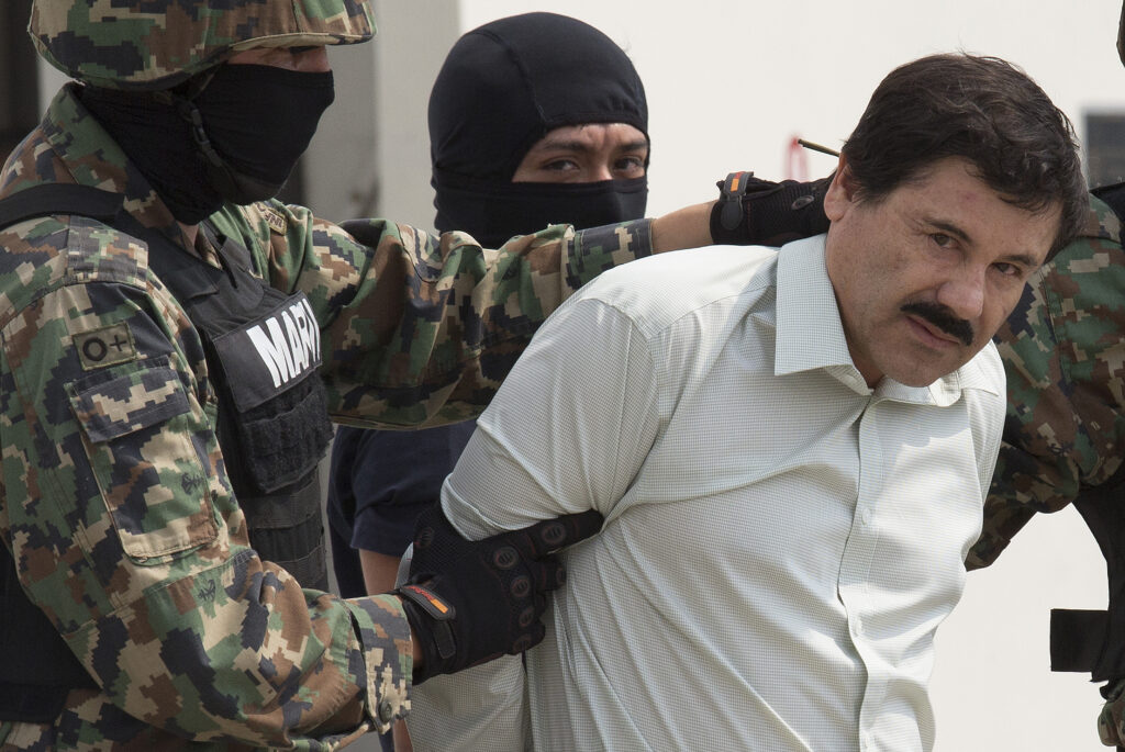 “El Chapo” reclama no poder hablar con su nuevo abogado desde prisión