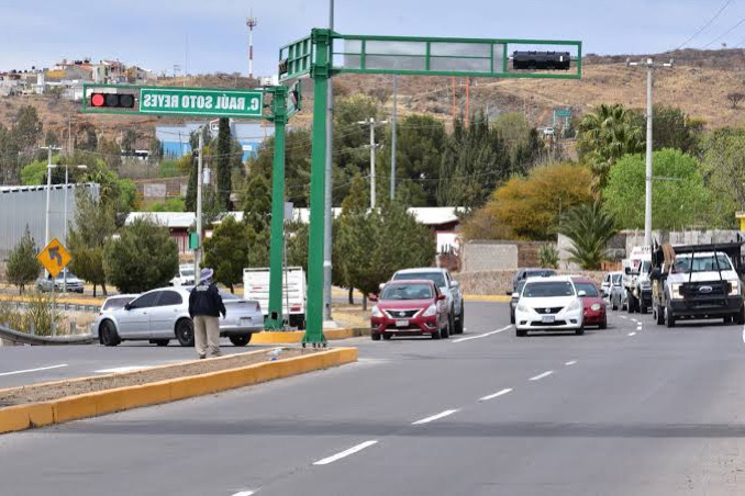Hombre cae de cerro en la Vialidad del Río y sufre graves lesiones