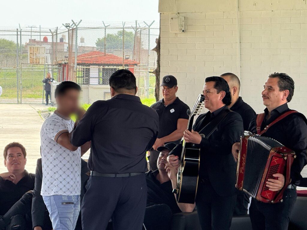 Los Alegres del Barranco llevan mensaje a jóvenes del centro de reinserción juvenil de Jalisco