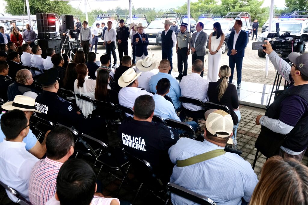 Refuerzan seguridad en municipios del interior de Jalisco con nuevas patrullas