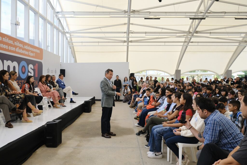 Jalisco entrega 600 kits a niñas, niños y jóvenes con Diabetes Tipo 1