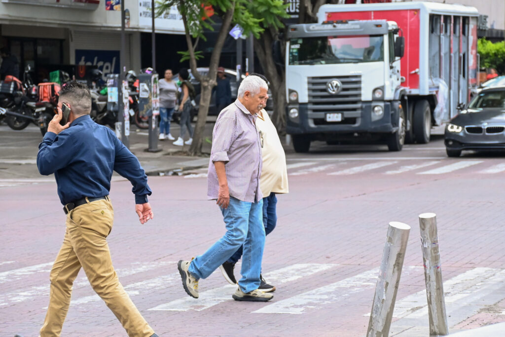 Se refuerzan acciones para proteger a peatones en el Día Mundial del Peatón