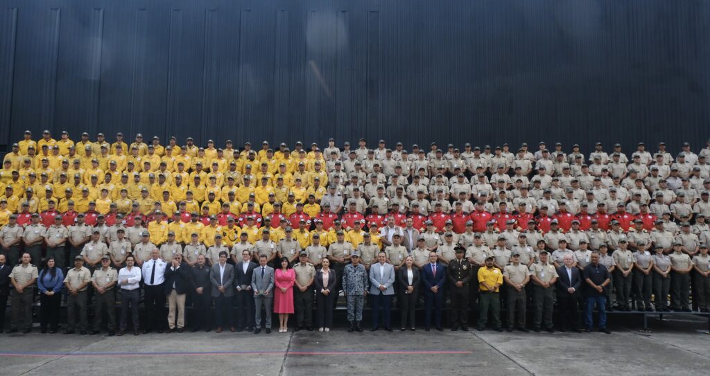 Mejoras salariales, prestaciones y equipamiento para los bomberos de Jalisco