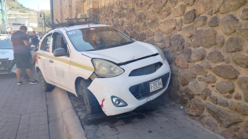 Muere conductor tras chocar en Catedral de Parral