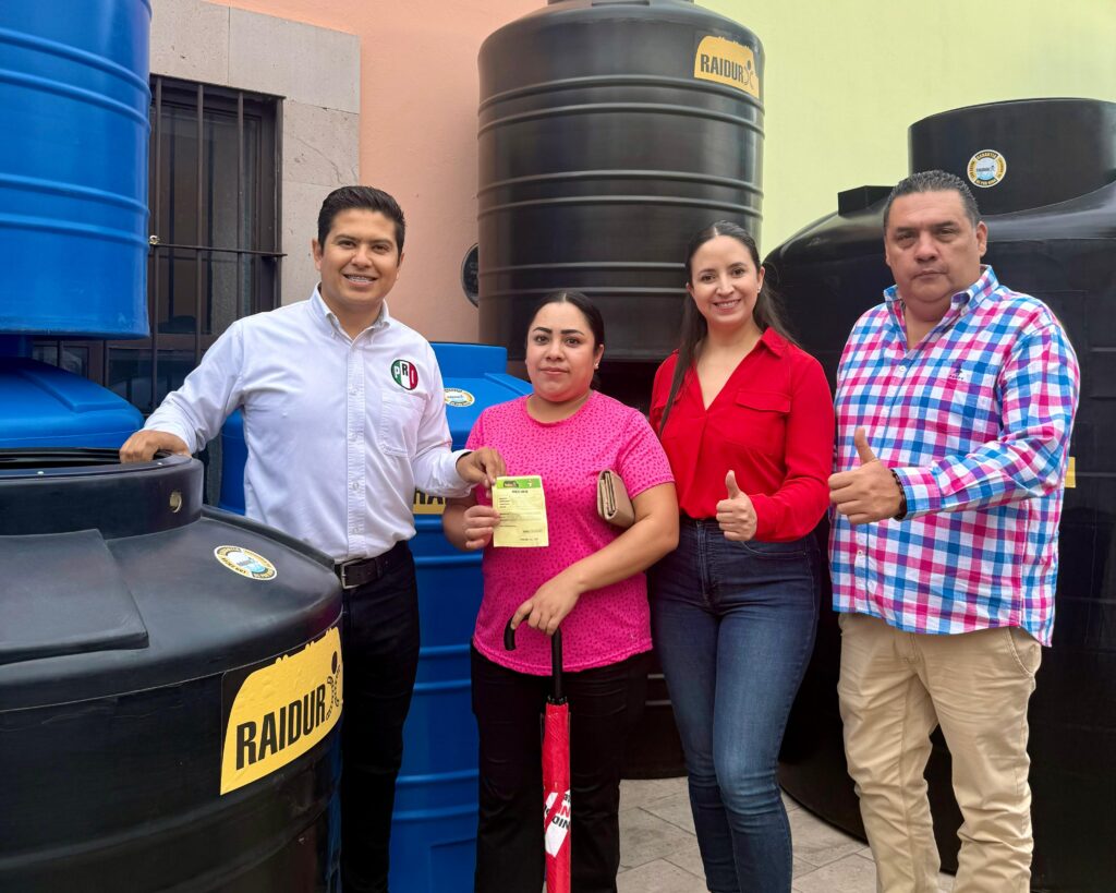 PRI Municipal entrega apoyos de vivienda que fortalecen a familias en Durango