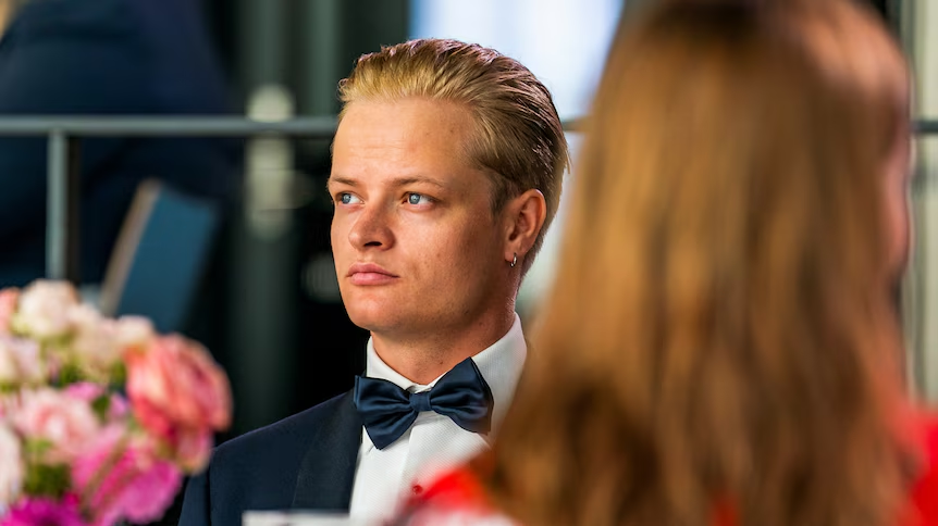 Hijo de la princesa de Noruega es acusado de vi0lac¡ón; enfrenta cargos por 32 delitos
