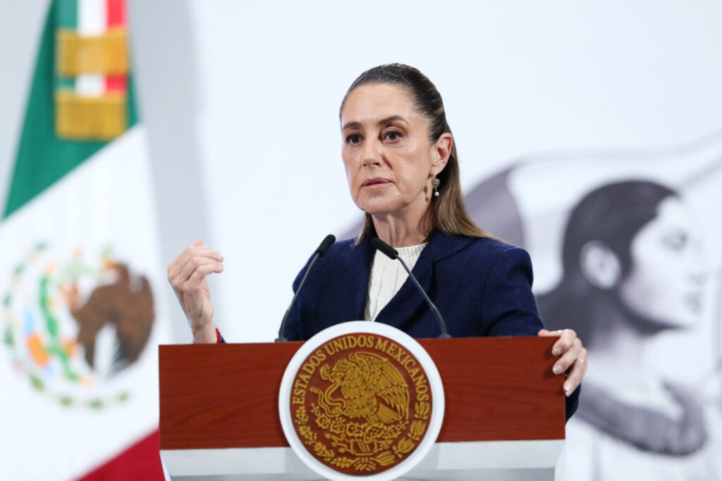 Sheinbaum responde a exfuncionarios del INE tras críticas a reforma electoral