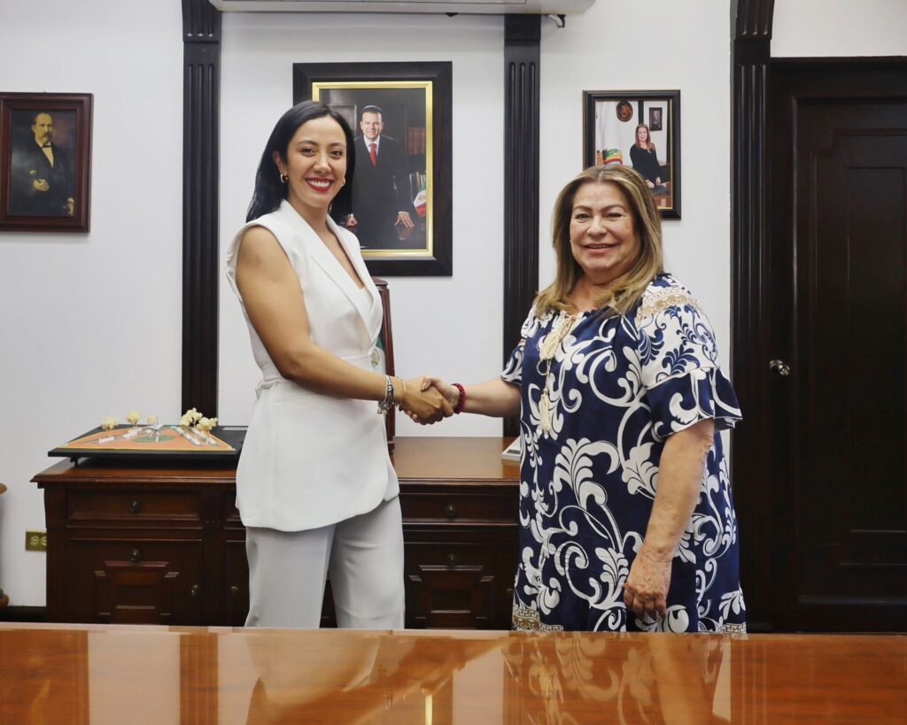 Betzabé Martínez inicia transición con Leticia Herrera en Gómez Palacio