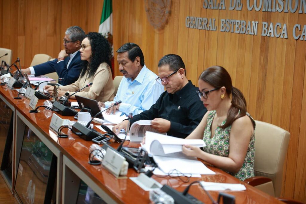 Elige Diputación Permanente integrantes de la Mesa Directiva