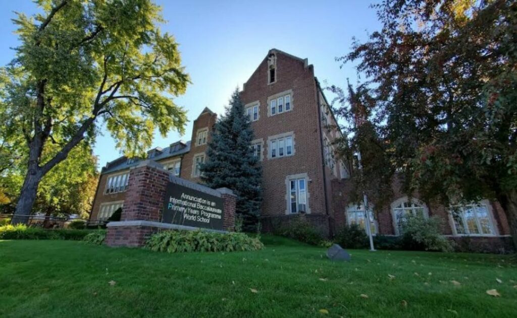 Tiroteo en escuela católica de Minneapolis deja 2 menores muertos y 17 heridos