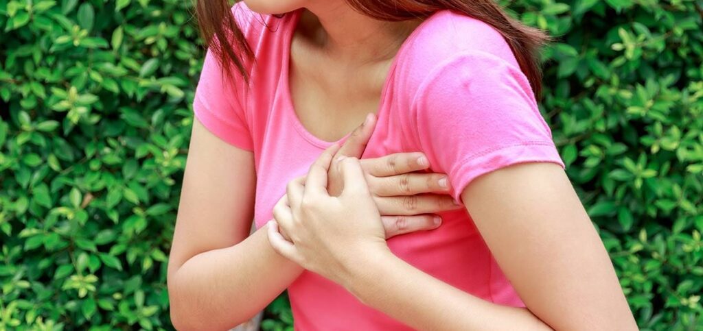 Mujeres víctimas de acoso en pareja enfrentan mayor riesgo de infartos y problemas cardiovasculares