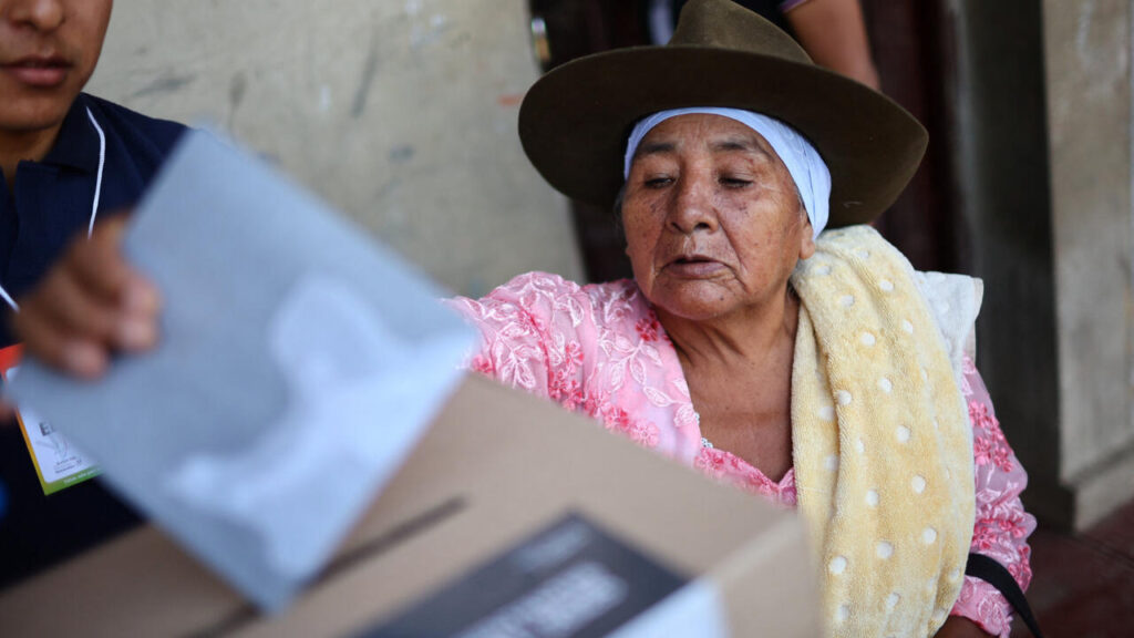 Bolivia vota para elegir nuevo presidente y renovar el Legislativo