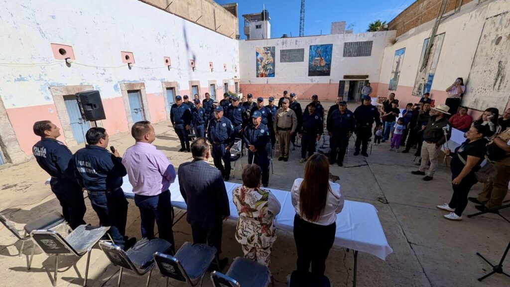 Gobierno Municipal reconoce a dos elementos de Seguridad Pública en su jubilación