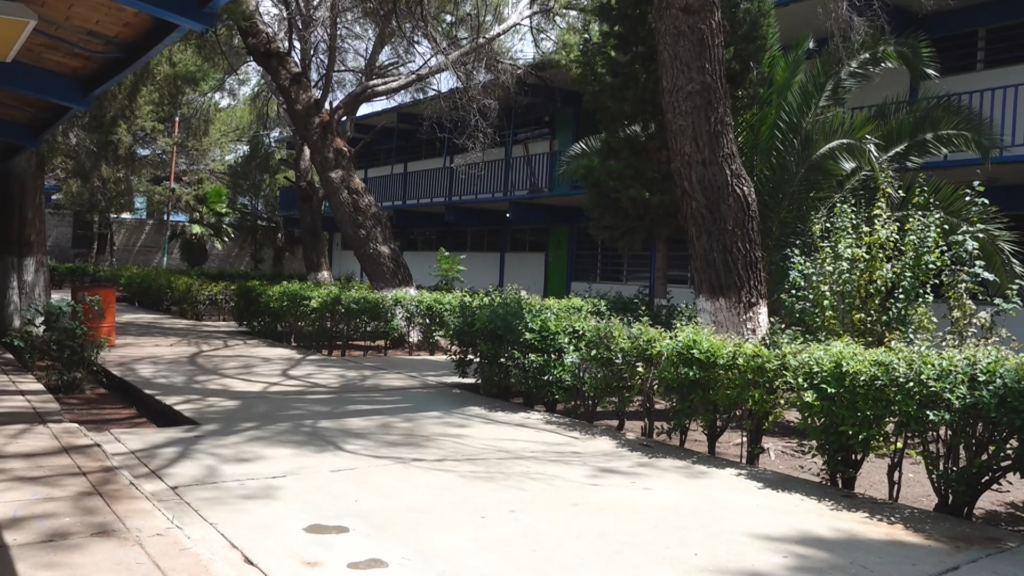 Más de 600 alumnos se inscriben para regresar a clases en la EST 56