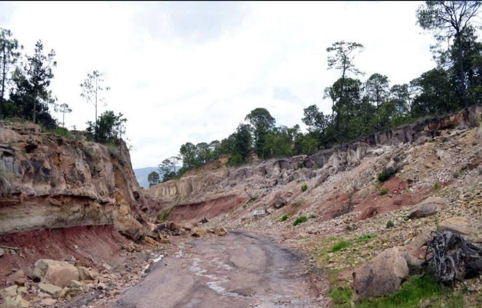 Urge reparar 9 mil kilómetros de caminos rurales deteriorados en Durango