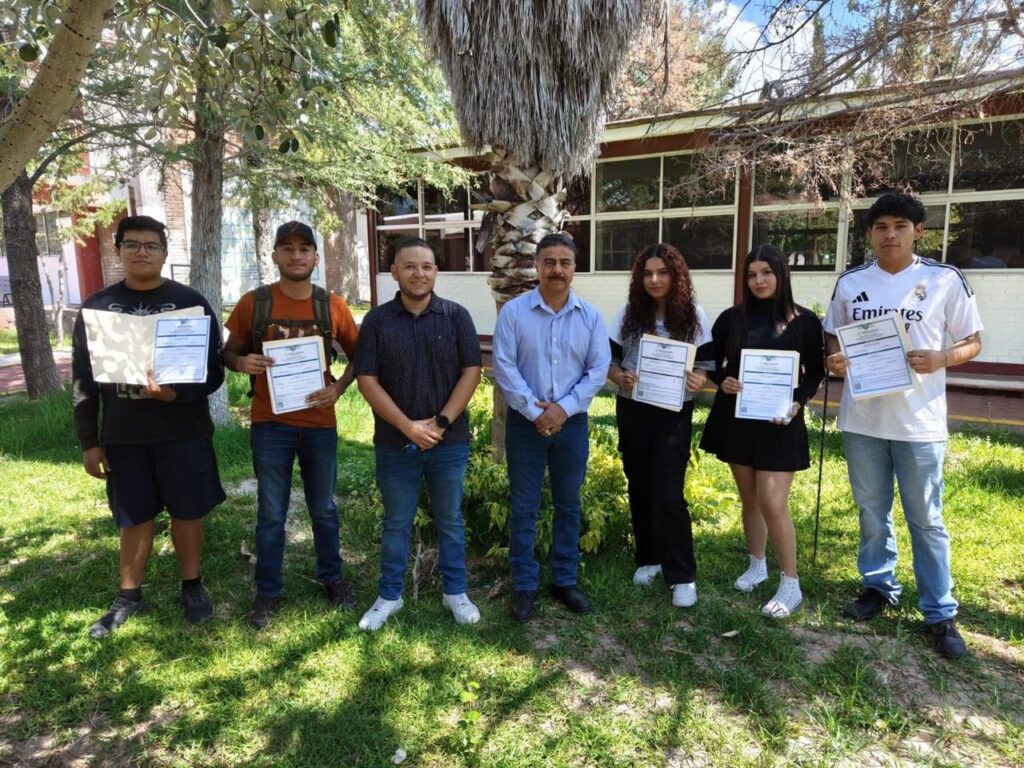 CBTF No. 2 entrega doble certificación a egresados en Santiago Papasquiaro