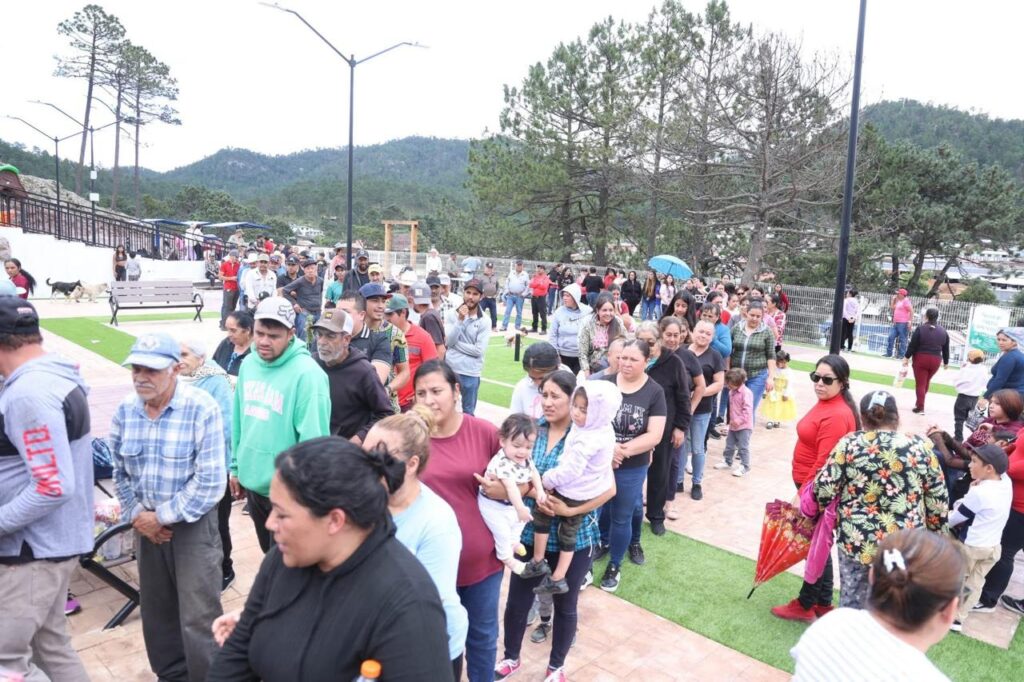 Héctor Herrera impulsa comités de Morena en la sierra de Santiago Papasquiaro
