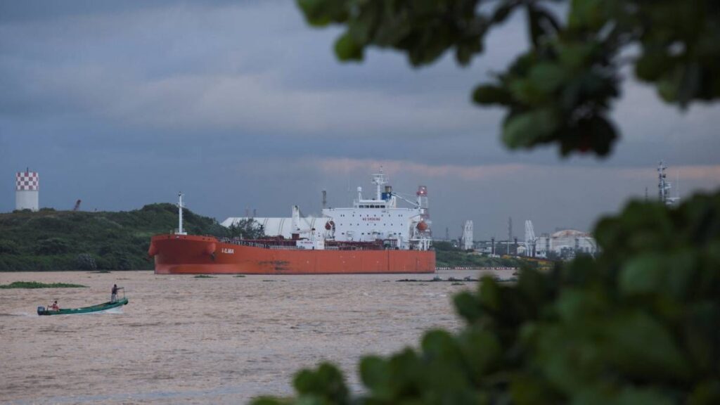 Asociación en México buscan enviar barco con petróleo a Cuba ante crisis energética