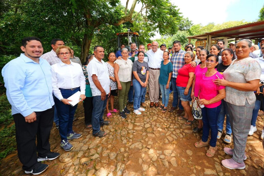 Rehabilita MANQ el sistema de agua potable en Vizcarra, municipio de Compostela
