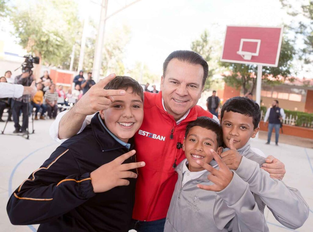 Con Esteban Villegas nace un gigante en la educación: Durango avanza con uniformes, útiles y escuelas dignas