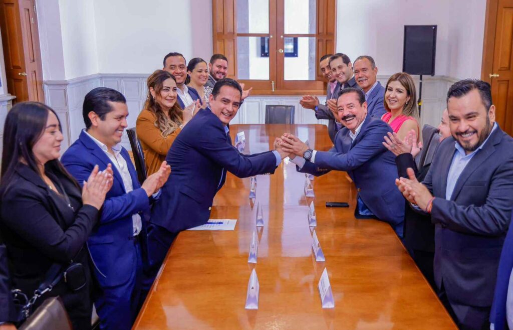 Con transparencia y continuidad en las obras, Toño y Bonifacio formalizan proceso entrega-recepción