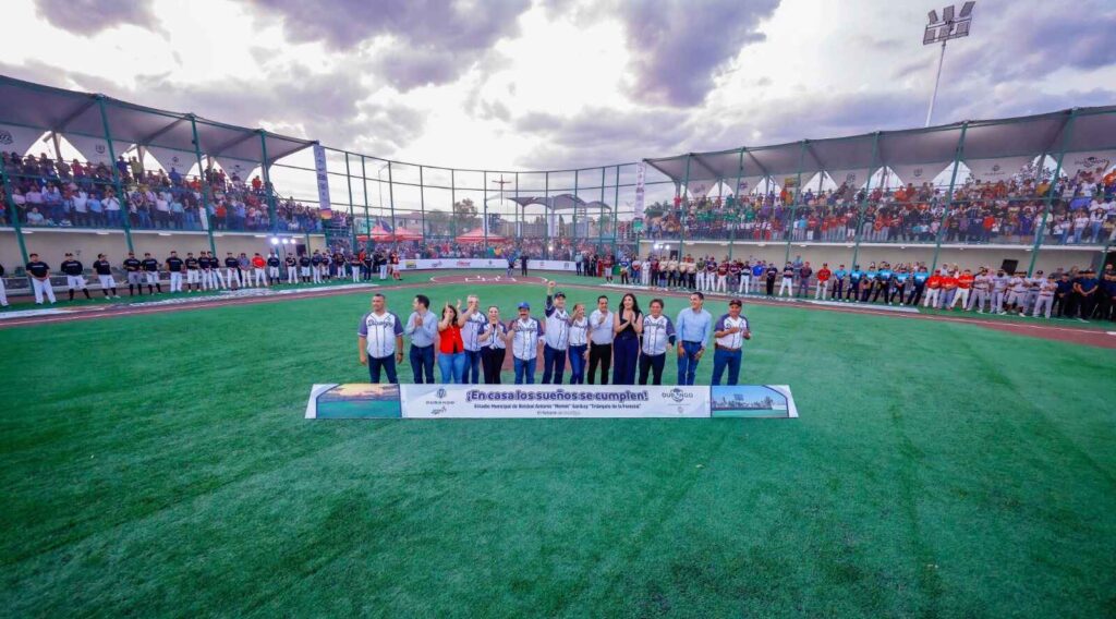 Ahora en el 3er año del Gobierno Municipal, la familia juega en casa con nuevo estadio de béisbol