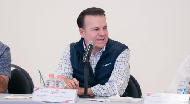Esteban Villegas plantea a CFE modernizar líneas eléctricas ante quejas por apagones
