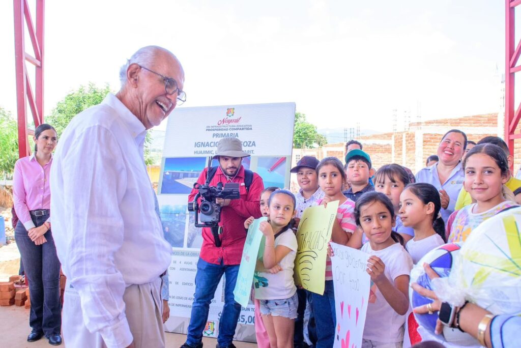 Avanza transformación en la sierra: gobierno estatal responde con hechos en Huajimic