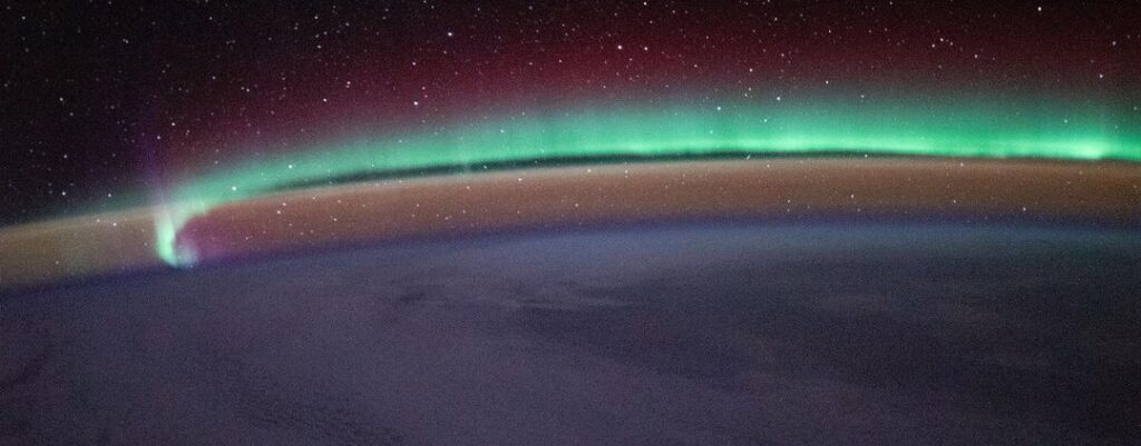 VIDEO: Astronauta muestra hipnótico baile de auroras y estrellas desde el espacio