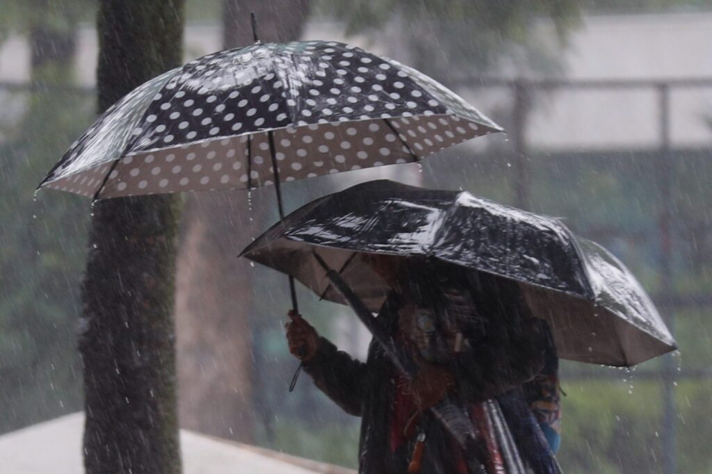 ¡Prepárate! Este jueves continuarán las lluvias fuertes en gran parte del país