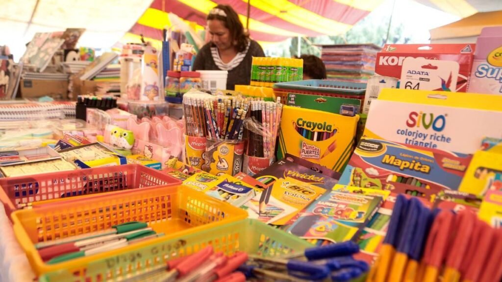 SAT aclara dudas: ¿Se pueden deducir los útiles escolares en 2025?