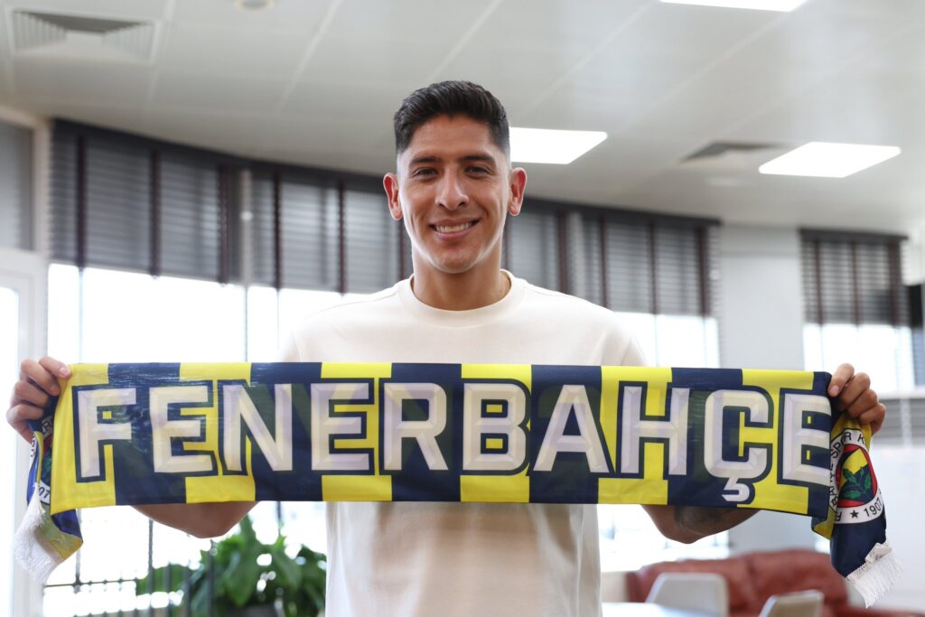 Fenerbache de Edson se queda sin Champions al caer en playoffs contra Benfica
