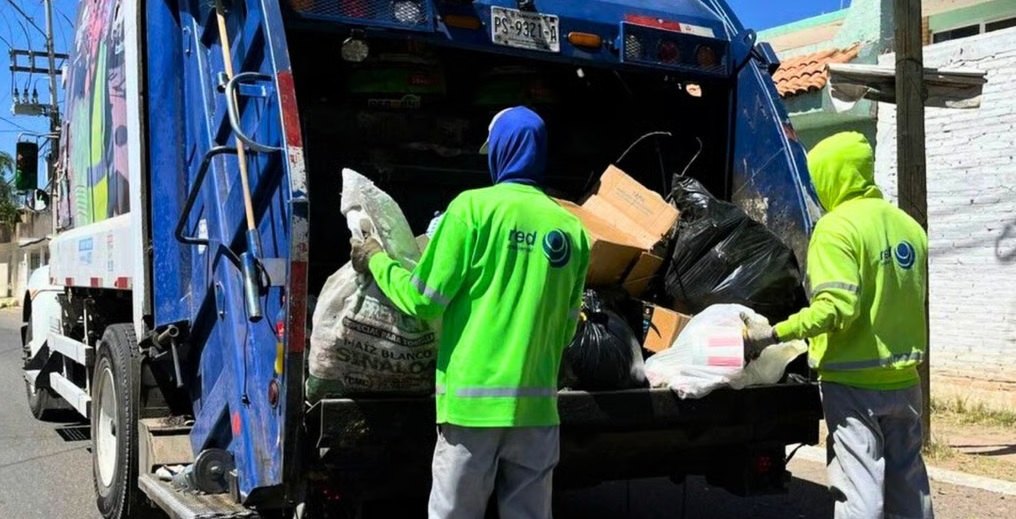 Hallan cuerpo de un bebé en camión de basura